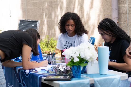 Students tabling for clubs