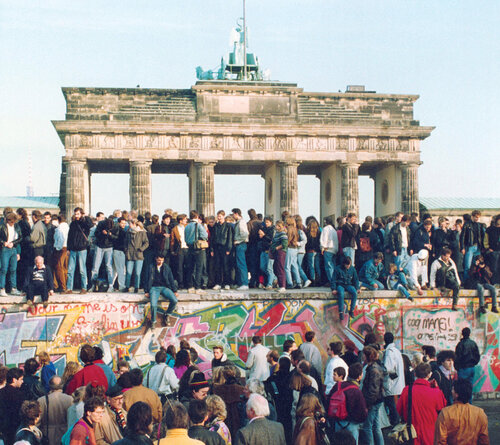 Large groups of people at Berlin Wall 