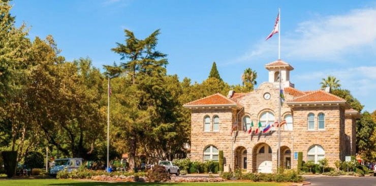 The Sonoma Plaza on a sunny day 