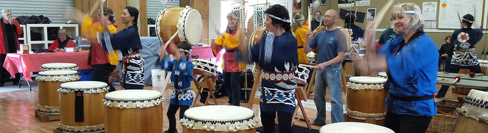 Taiko drummers 